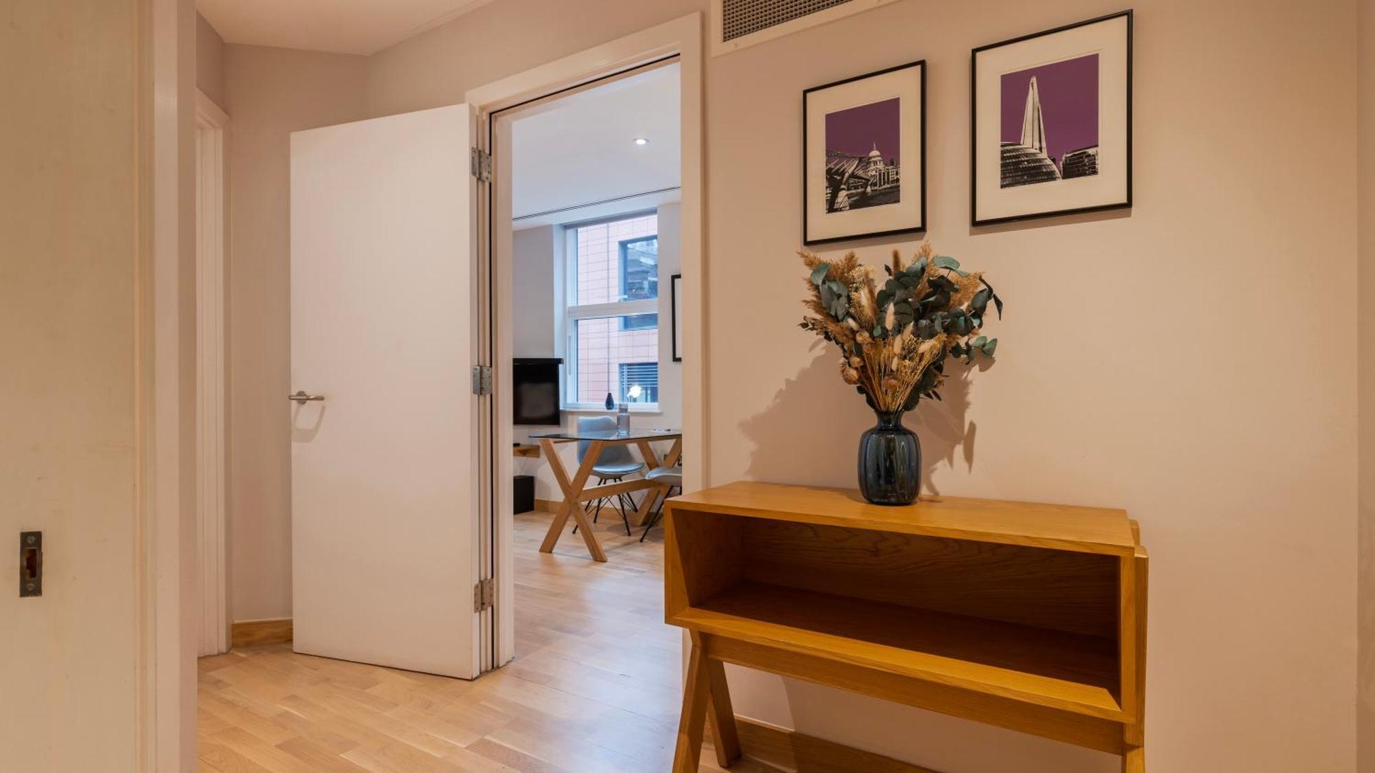 Barbican Serviced Apartments By Lovelystay ลอนดอน ภายนอก รูปภาพ