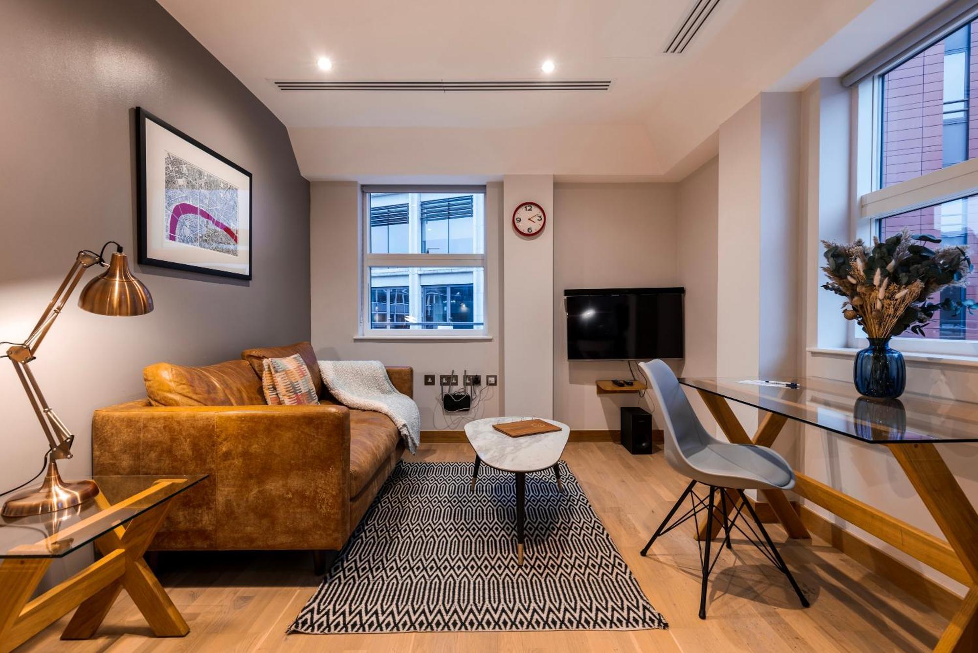 Barbican Serviced Apartments By Lovelystay ลอนดอน ภายนอก รูปภาพ