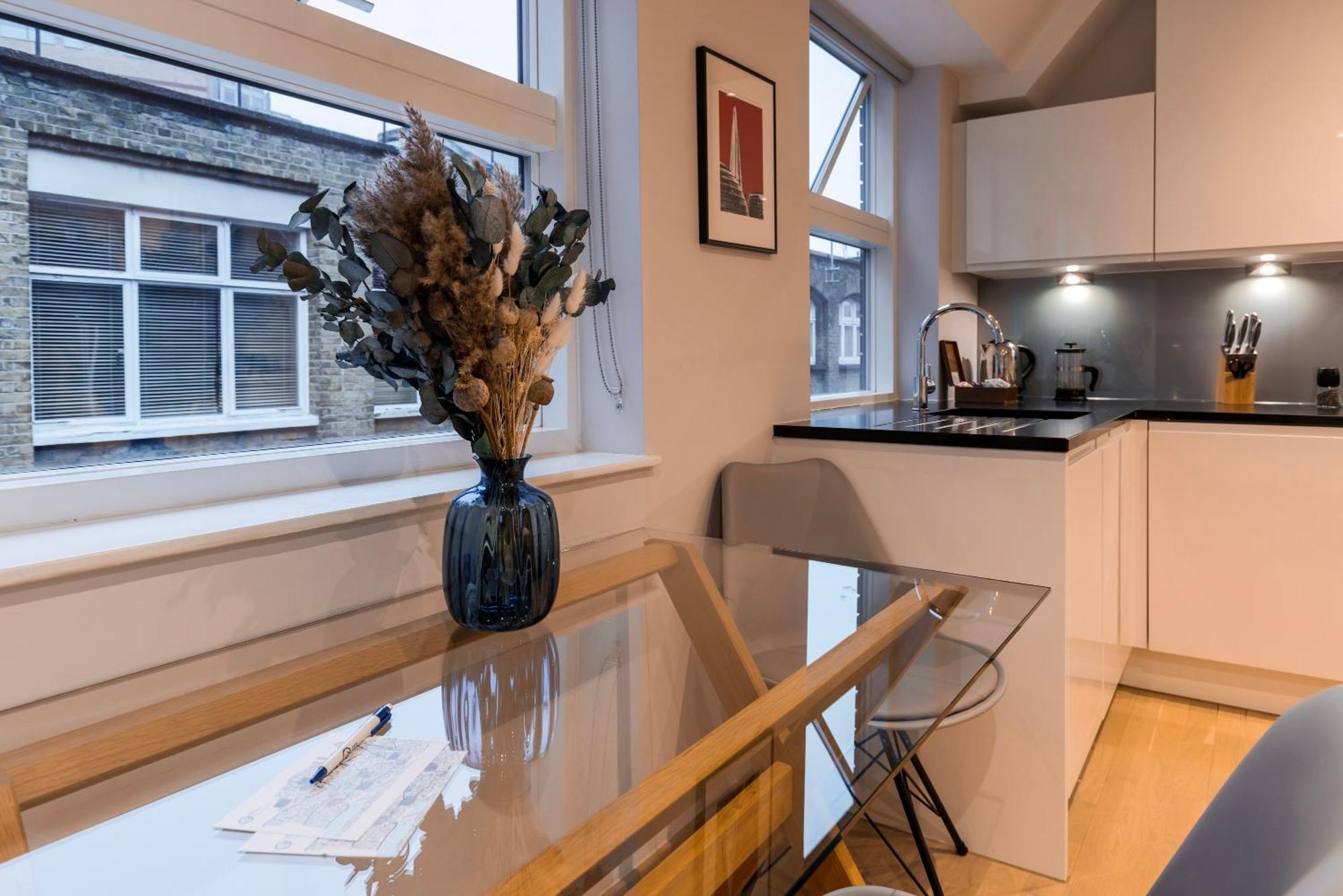 Barbican Serviced Apartments By Lovelystay ลอนดอน ภายนอก รูปภาพ