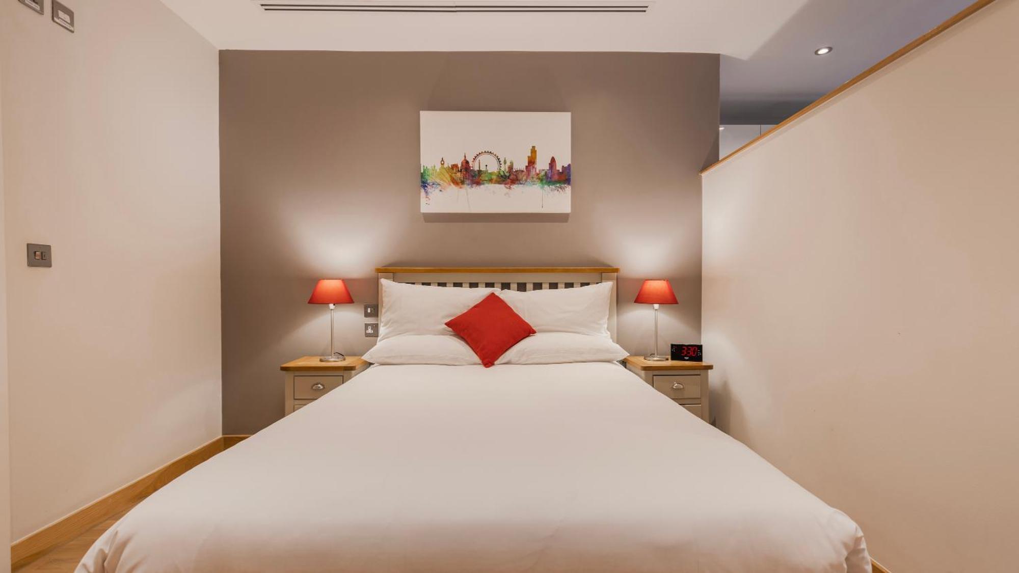 Barbican Serviced Apartments By Lovelystay ลอนดอน ภายนอก รูปภาพ