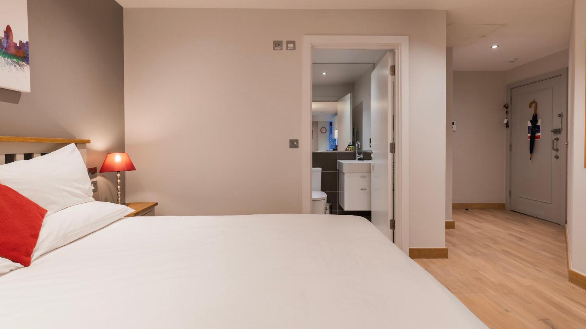 Barbican Serviced Apartments By Lovelystay ลอนดอน ภายนอก รูปภาพ
