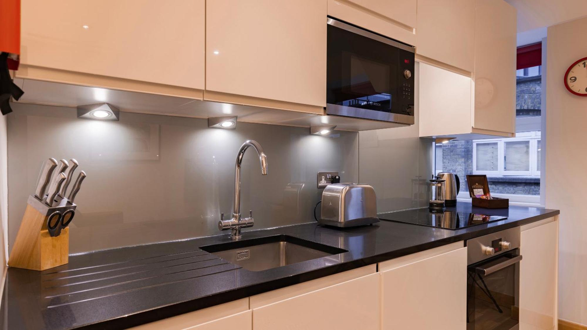 Barbican Serviced Apartments By Lovelystay ลอนดอน ภายนอก รูปภาพ